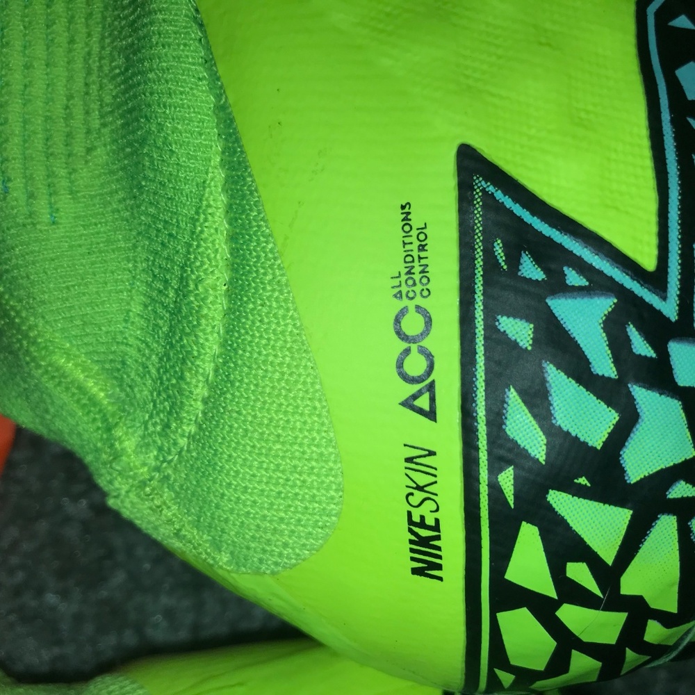 Nike Hypervenom II SG-Pro (Size: 9.5) - Picture 4 of 5